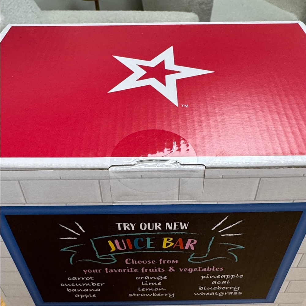 American Girl Truly Me Juice Bar Set with Blue and Red Accents NIB - Picture 3 of 4